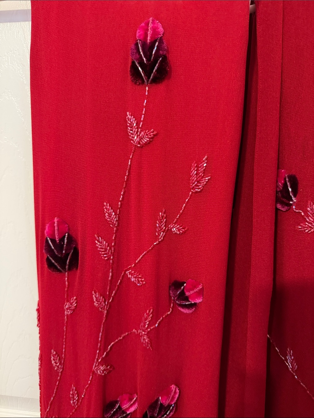 Cache Red Sheer Evening dress & Wrap with Subtle beaded & velvet embellishments - Picture 4 of 11